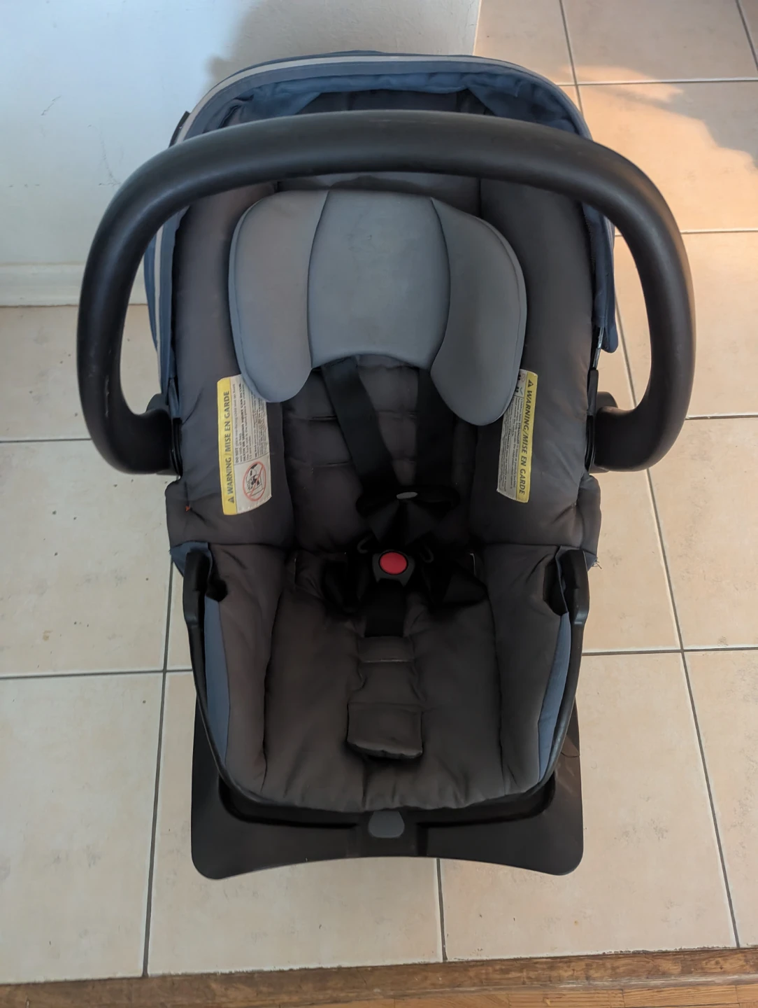 Evenflo Baby Car Seat and Base with Stroller - photo 2