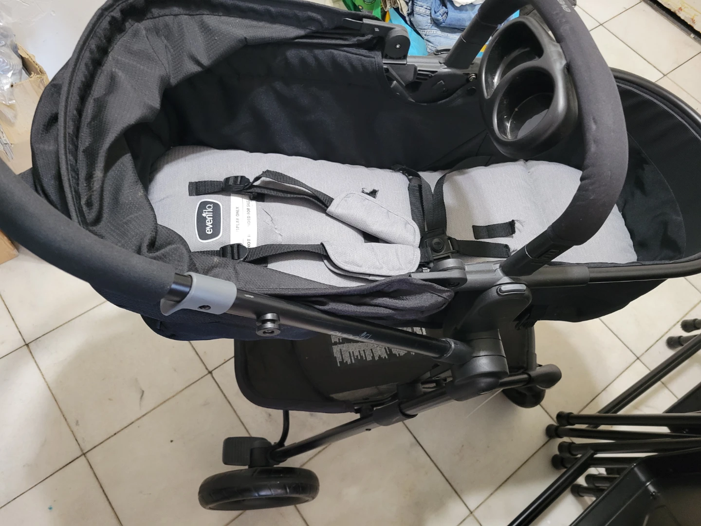 Evenflo Stroller - photo 2