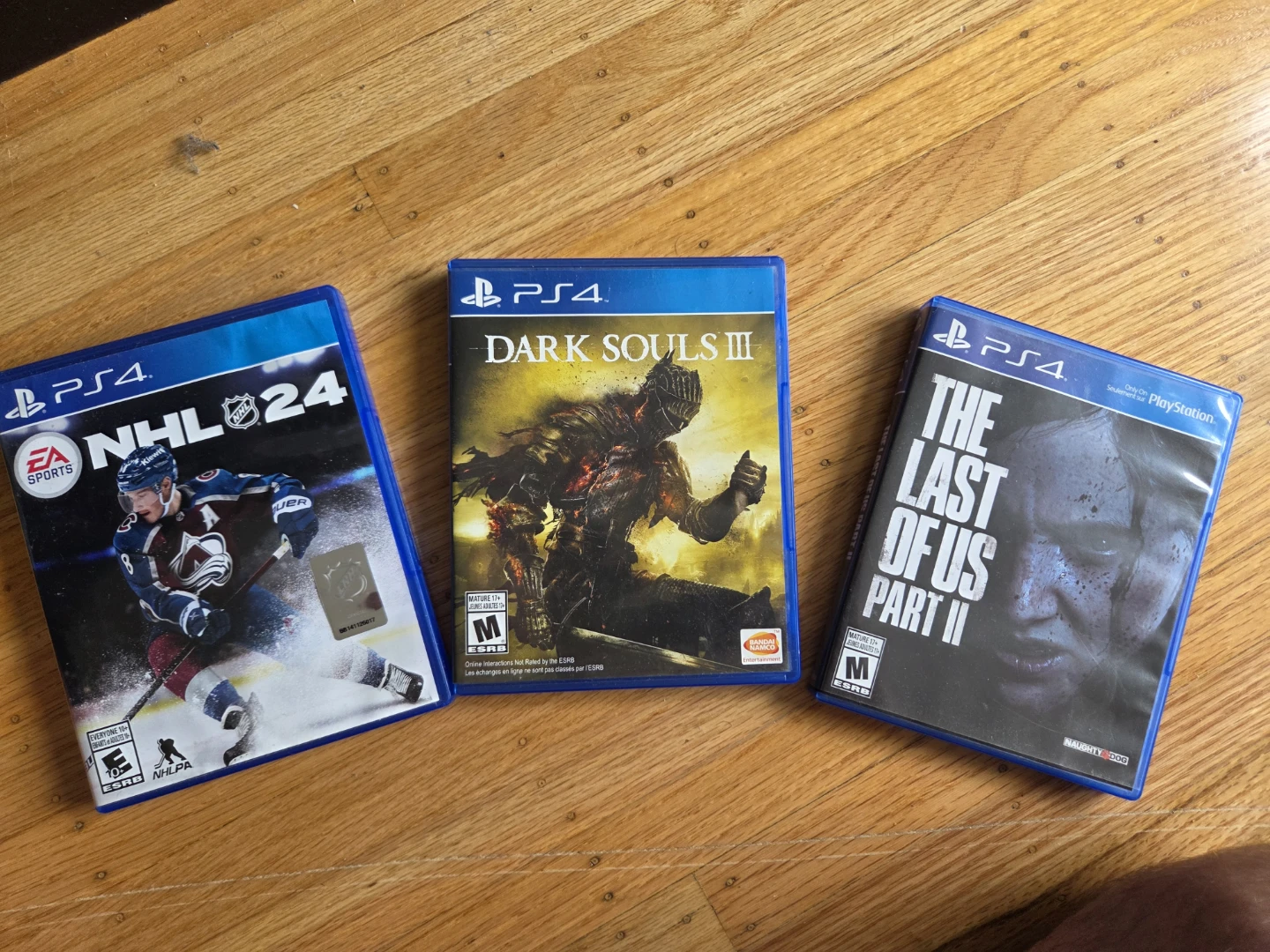 PS4 Slim + 2 Controllers + 3 Games + all necessary cables - photo 2