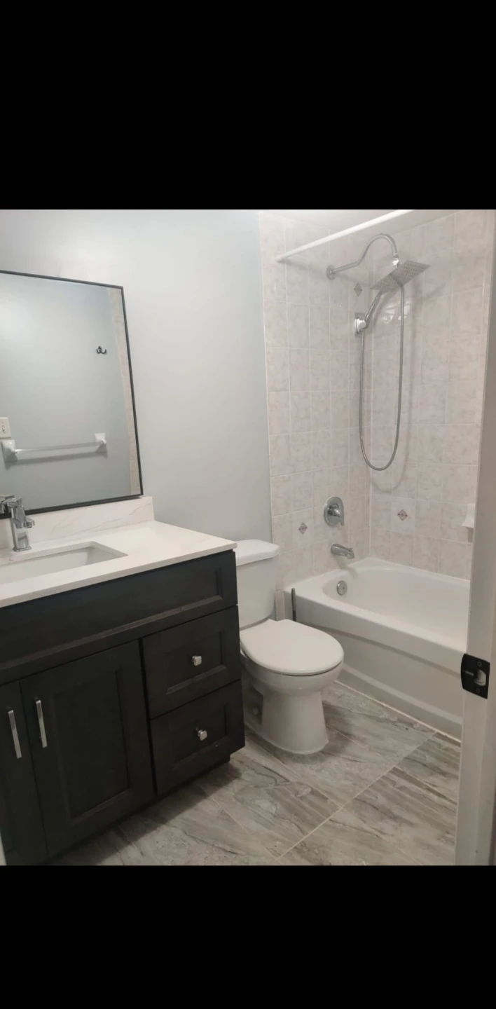 SCHOOLS،Highway 410،2-bedrooms+Den BASEMENT Ap