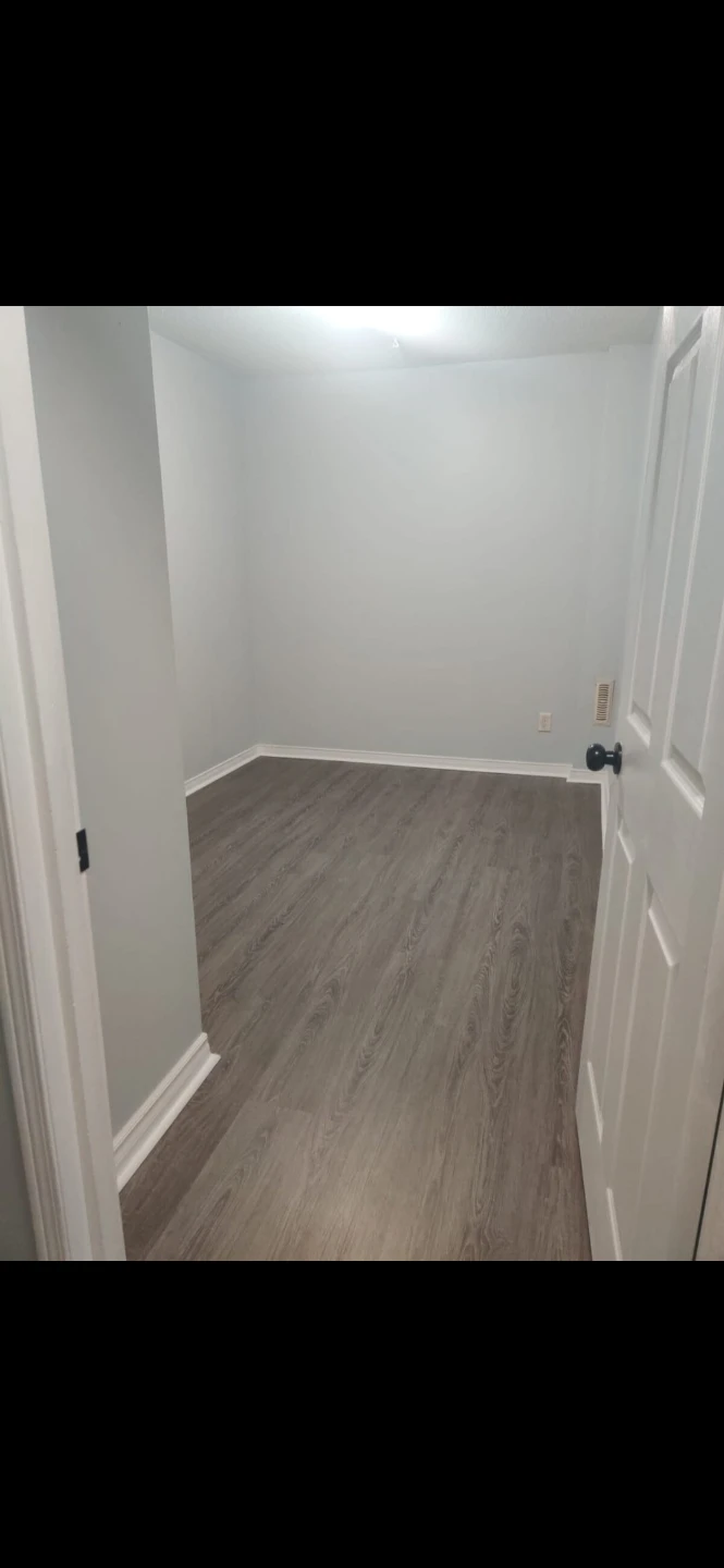 SCHOOLS،Highway 410،2-bedrooms+Den BASEMENT Ap - photo 4