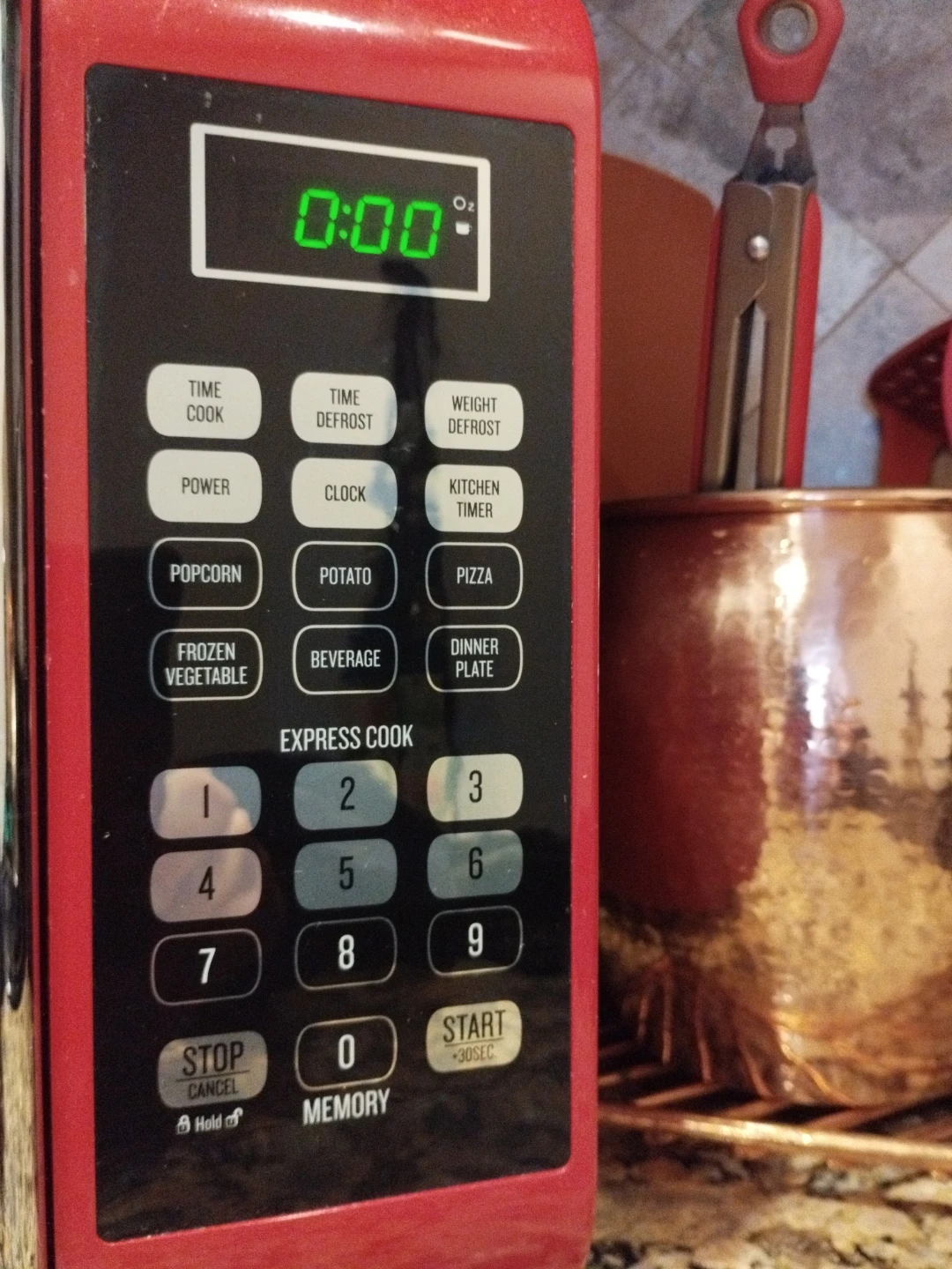 Bella 900W Red Microwave Oven - photo 4
