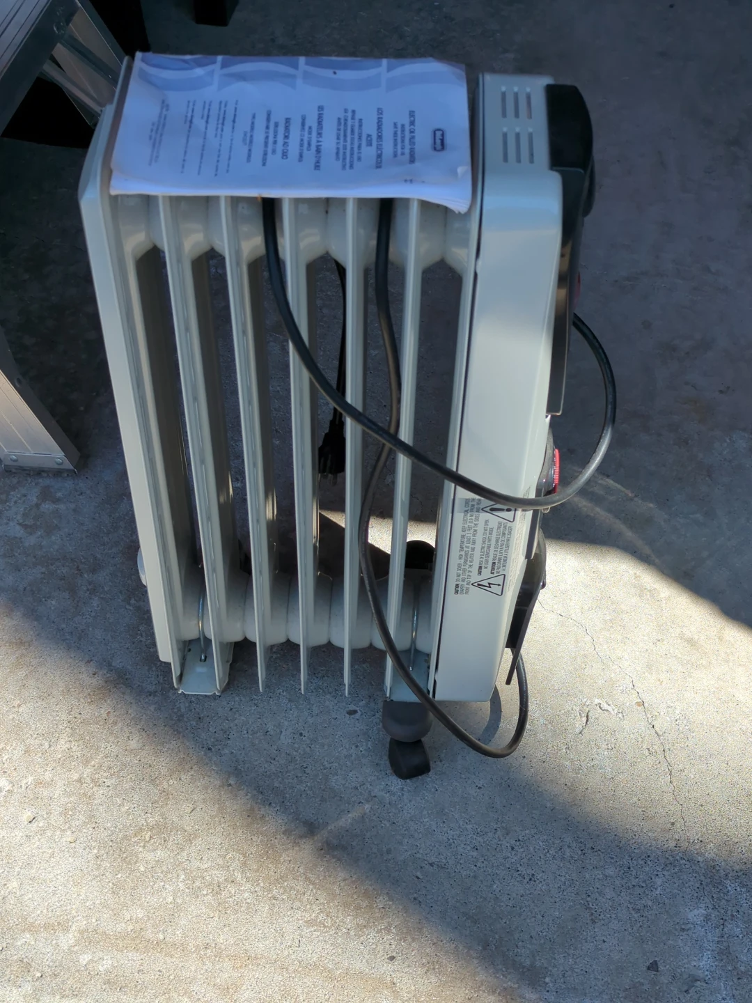 DeLonghi Oil Filled Radiator Heater - photo 2