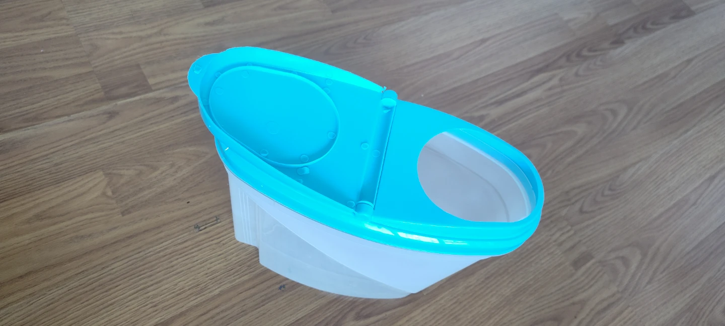 Plastic Food Storage Container - photo 3