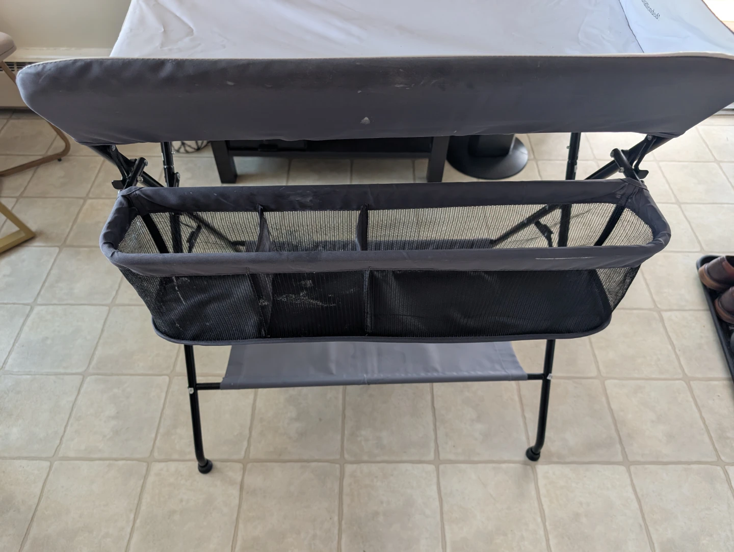 Portable changing table - photo 4