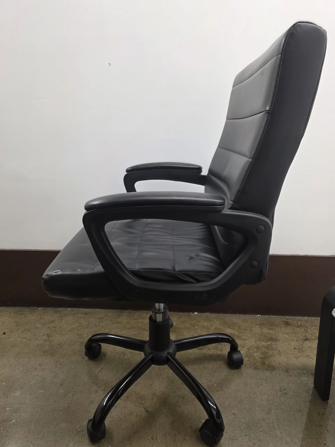 Black Faux Leather Office Chair - photo 2