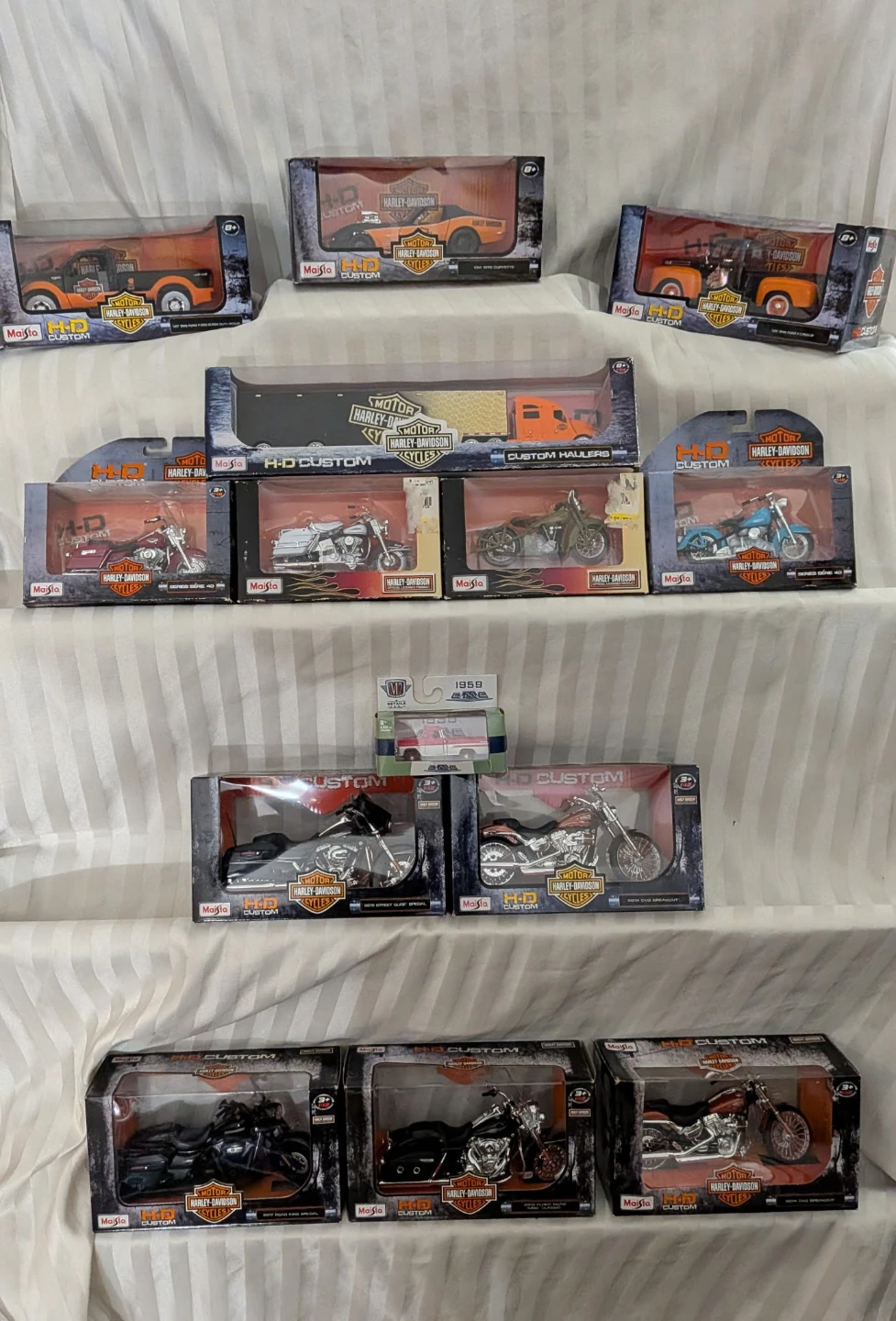 Maisto HD Custom Harley-Davidson Diecast Model Vehicles