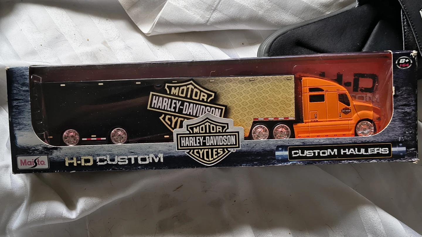 Maisto HD Custom Harley-Davidson Diecast Model Vehicles - photo 2
