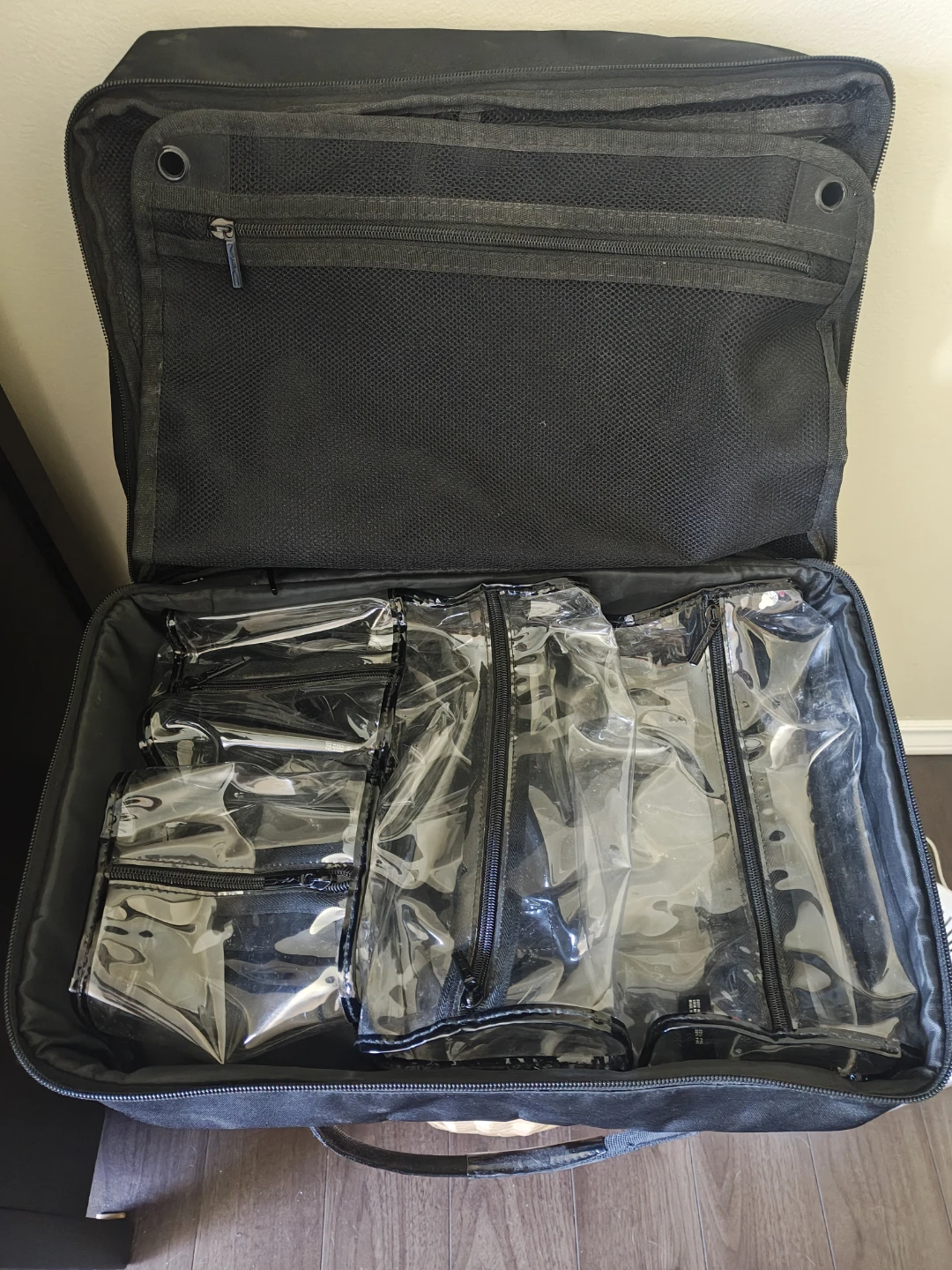 Gently used MAC Pro Travel Make up Case - photo 4