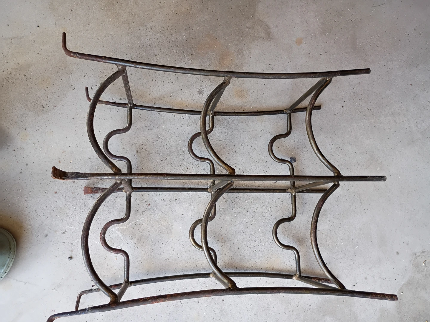 Metal wine rack....also holds two liter bottles - photo 2