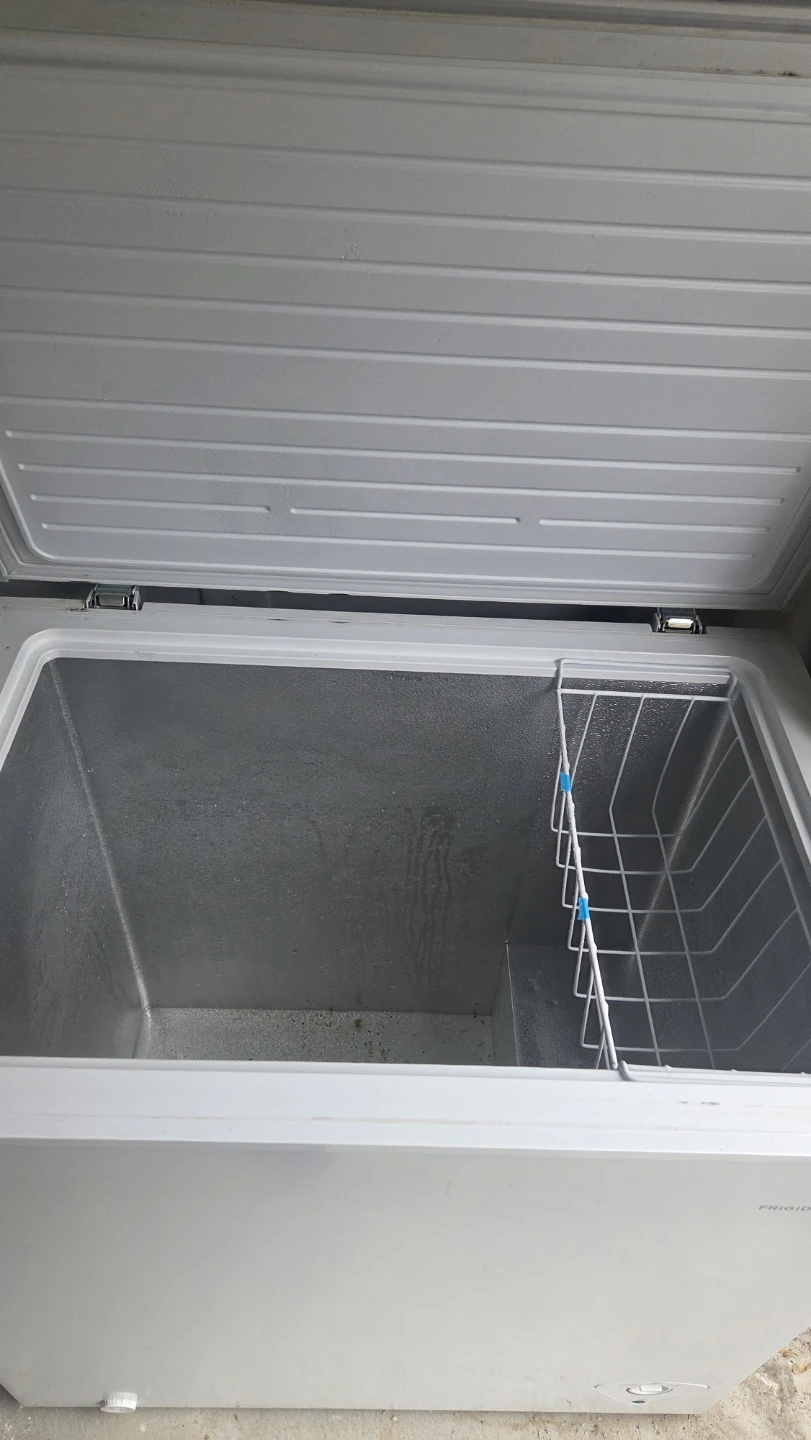 Frigidaire Chest Freezer - photo 2