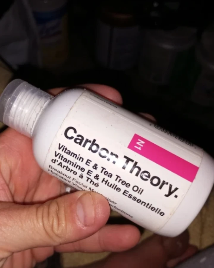 Vitamin E & Tea Tree Oil Breakout Facial Moisturiser