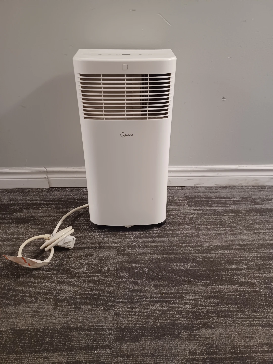 Midea Portable Air Conditioner - photo 3