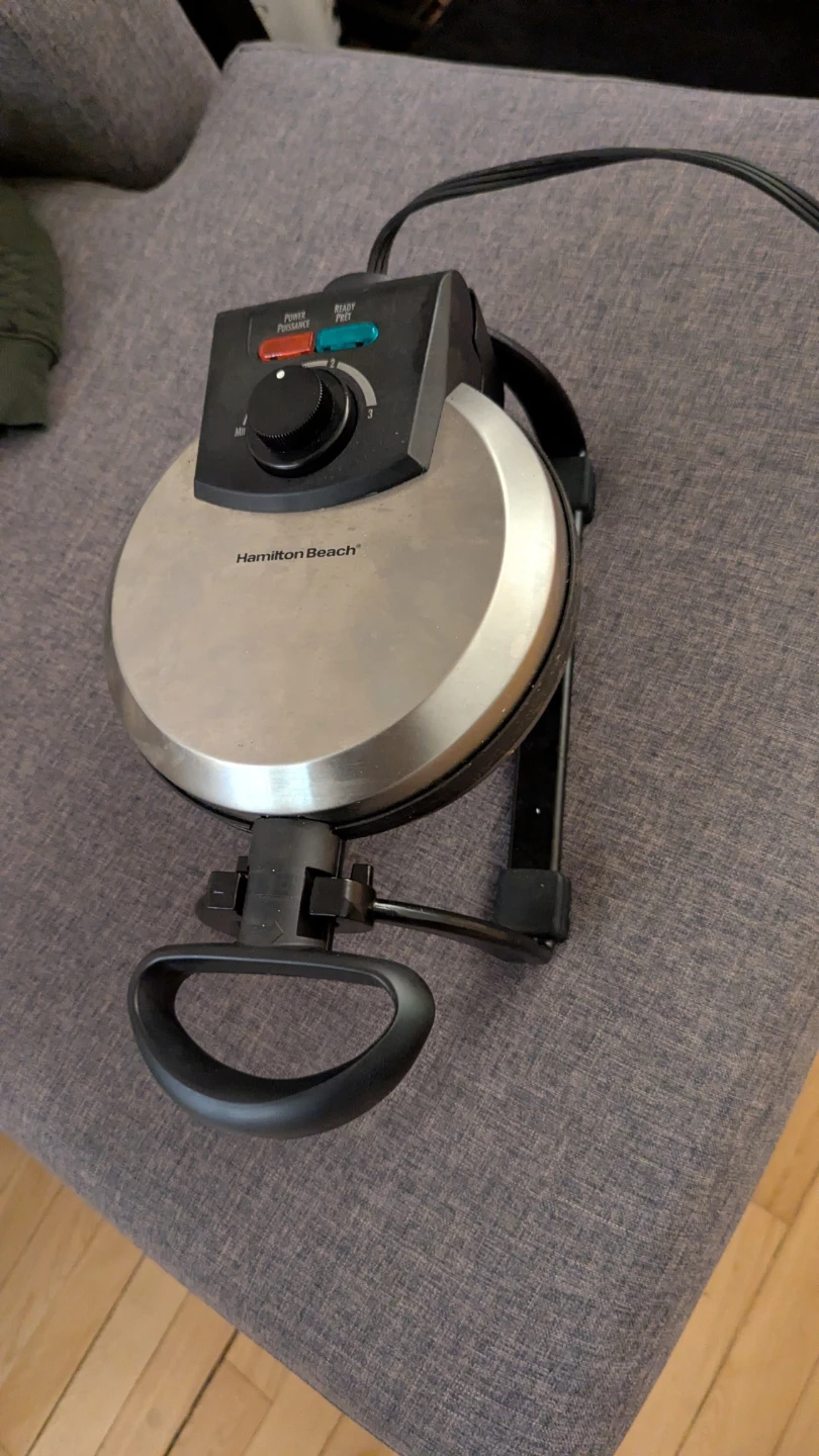 Belgian Waffle Maker - photo 3
