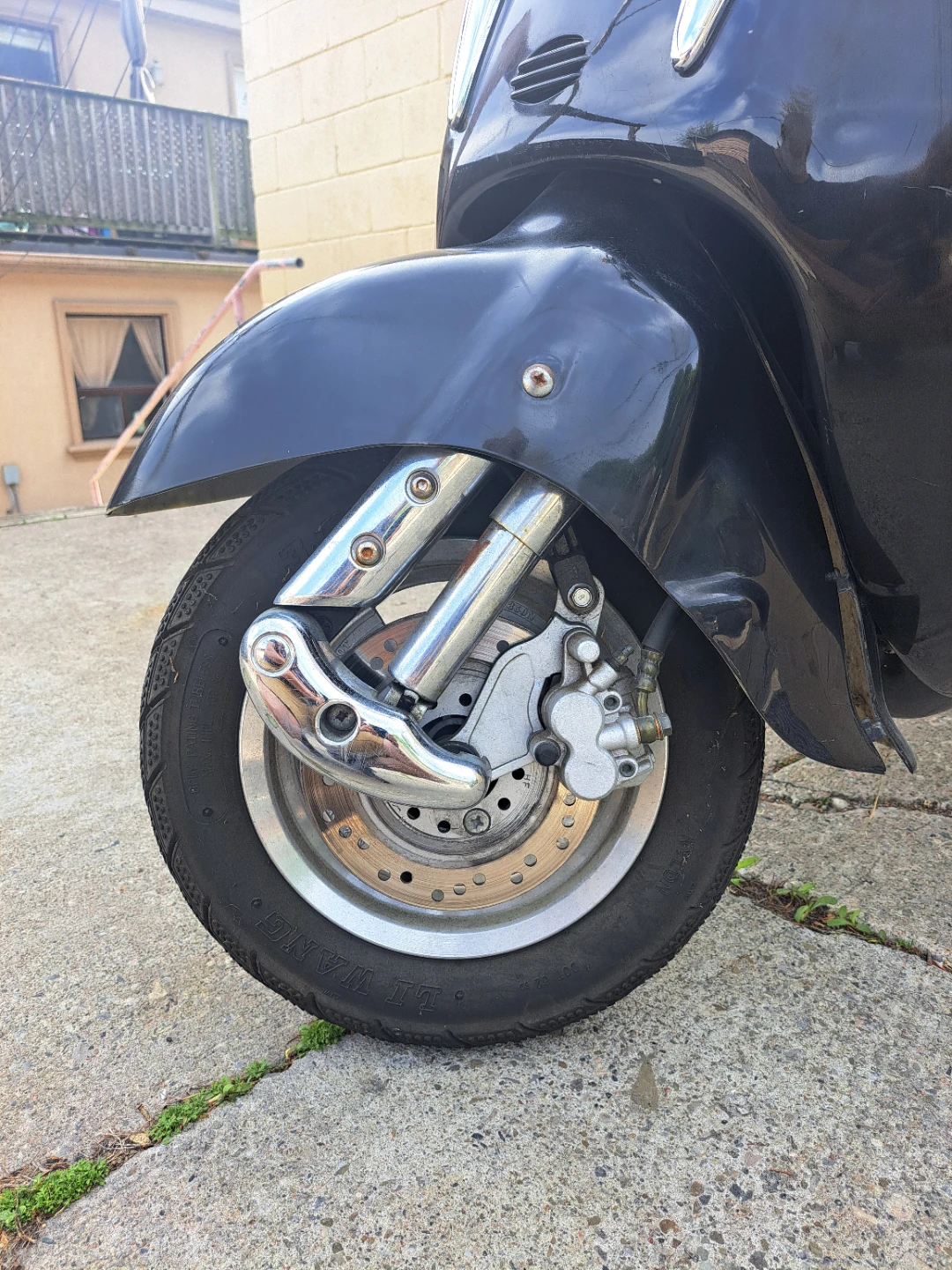 Maestro Electric Scooter in black. - photo 5
