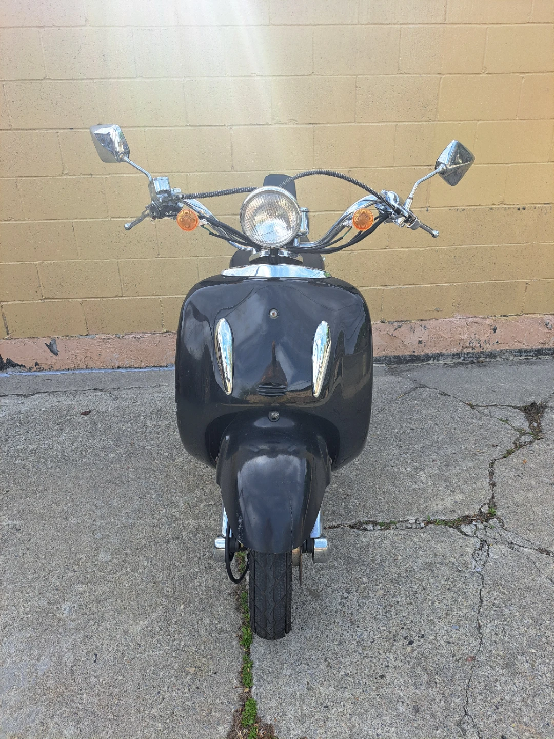 Maestro Electric Scooter in black. - photo 2