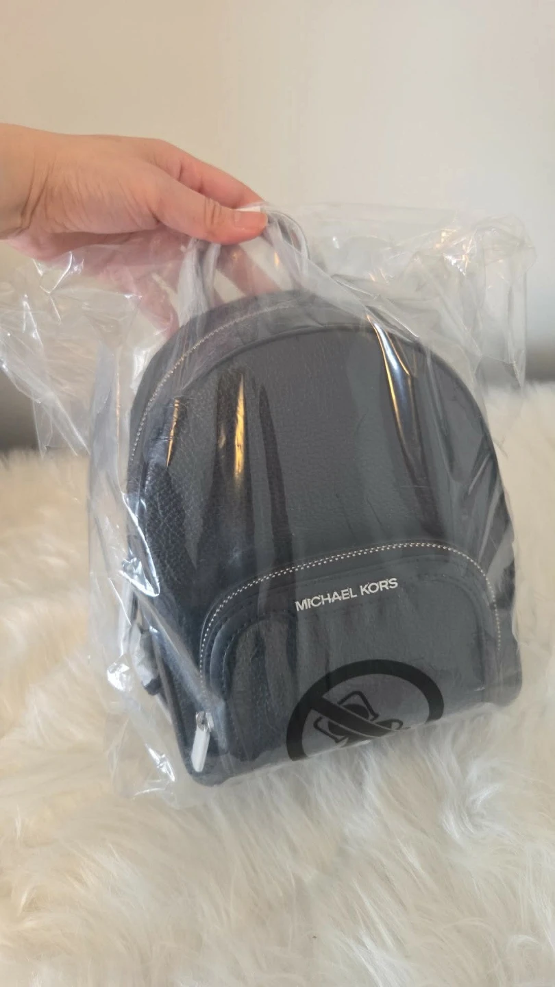 Michael Kors Mini Backpack Black BNWT - photo 2