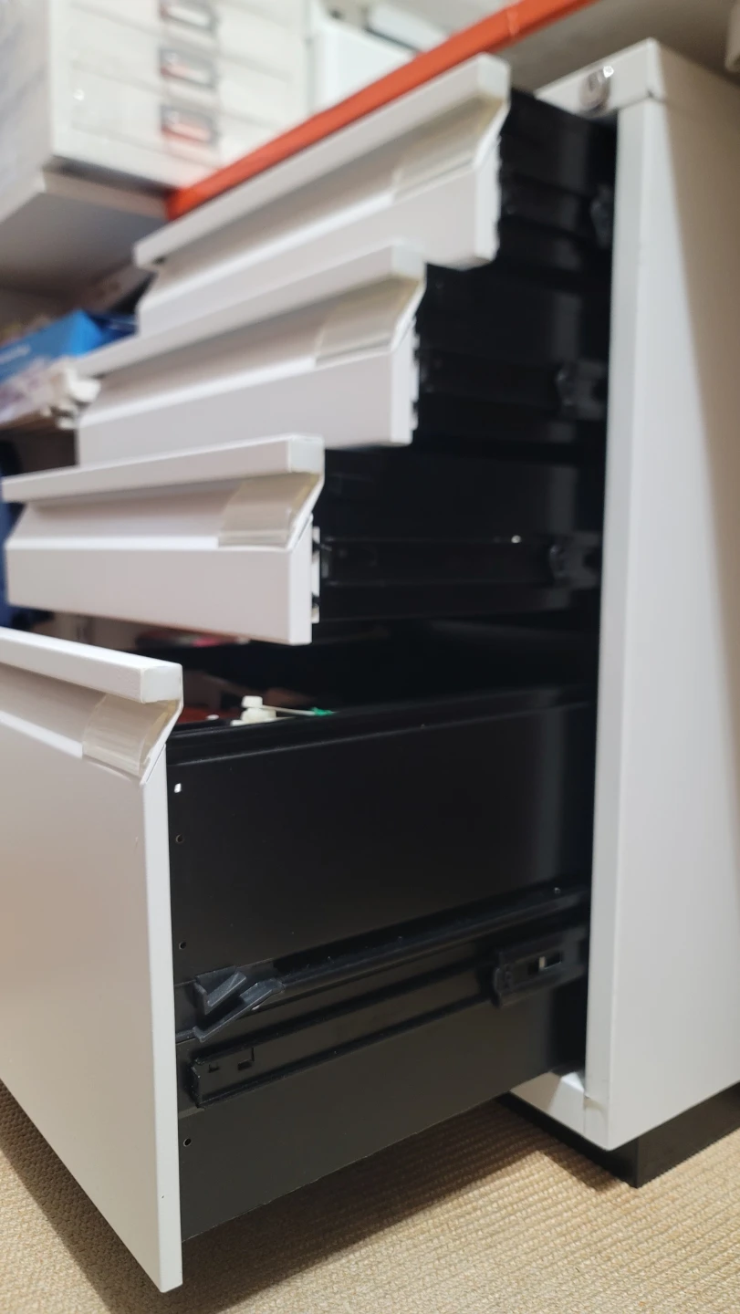 Bisley white 4-drawer filing cabinet - photo 2
