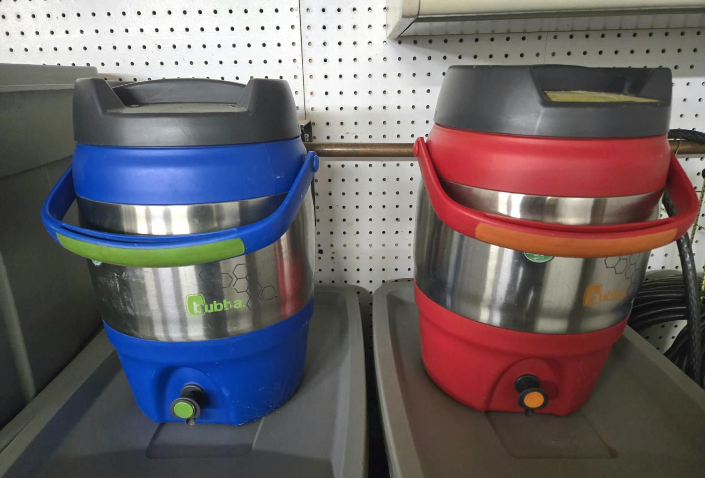 BUBBA INSULATED BEVERAGE DISPENSERS / COOLERS / WATER JUGS