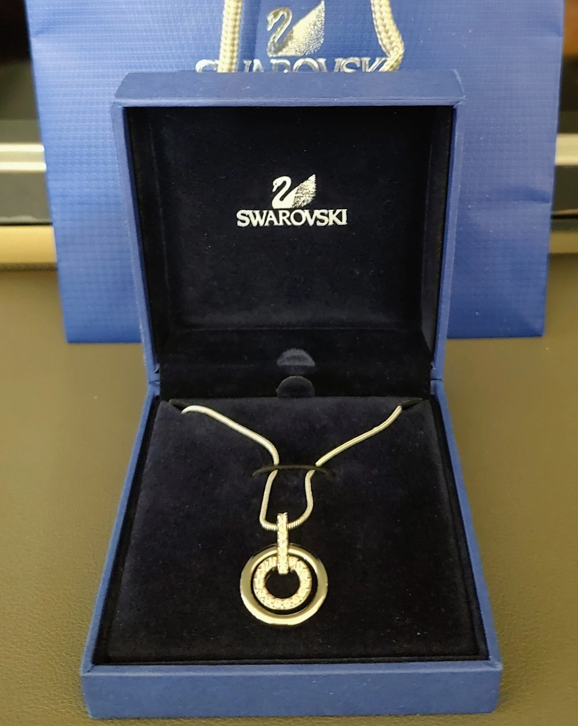 🌱 Genuine Swarovski Double Circle Pendant Necklace - photo 2