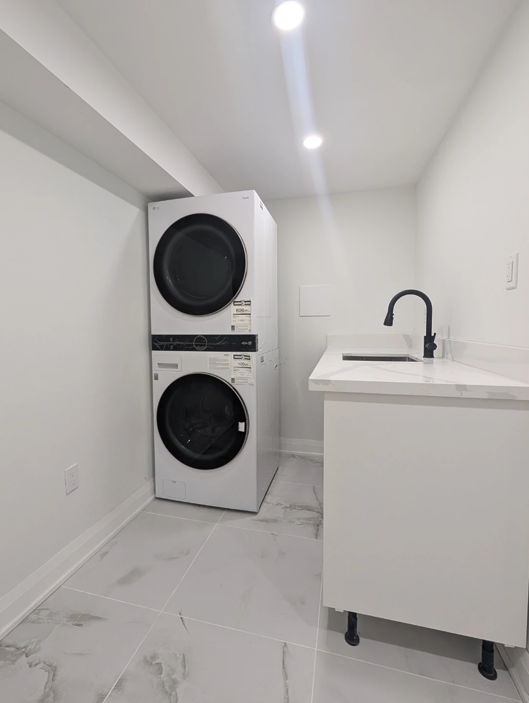 Legal Basement in Markham 2Bed plus 2Bath - photo 4