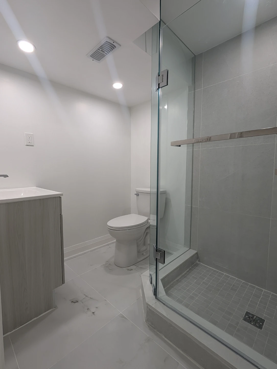 Legal Basement in Markham 2Bed plus 2Bath - photo 5