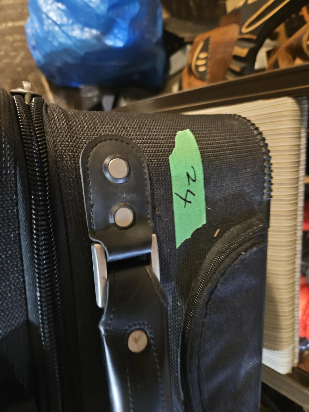 Black Samsonite Rolling Suitcase - photo 4