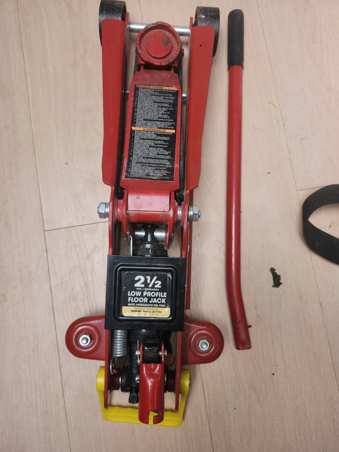 Torin 2 1/2 Ton Low Profile Floor Jack