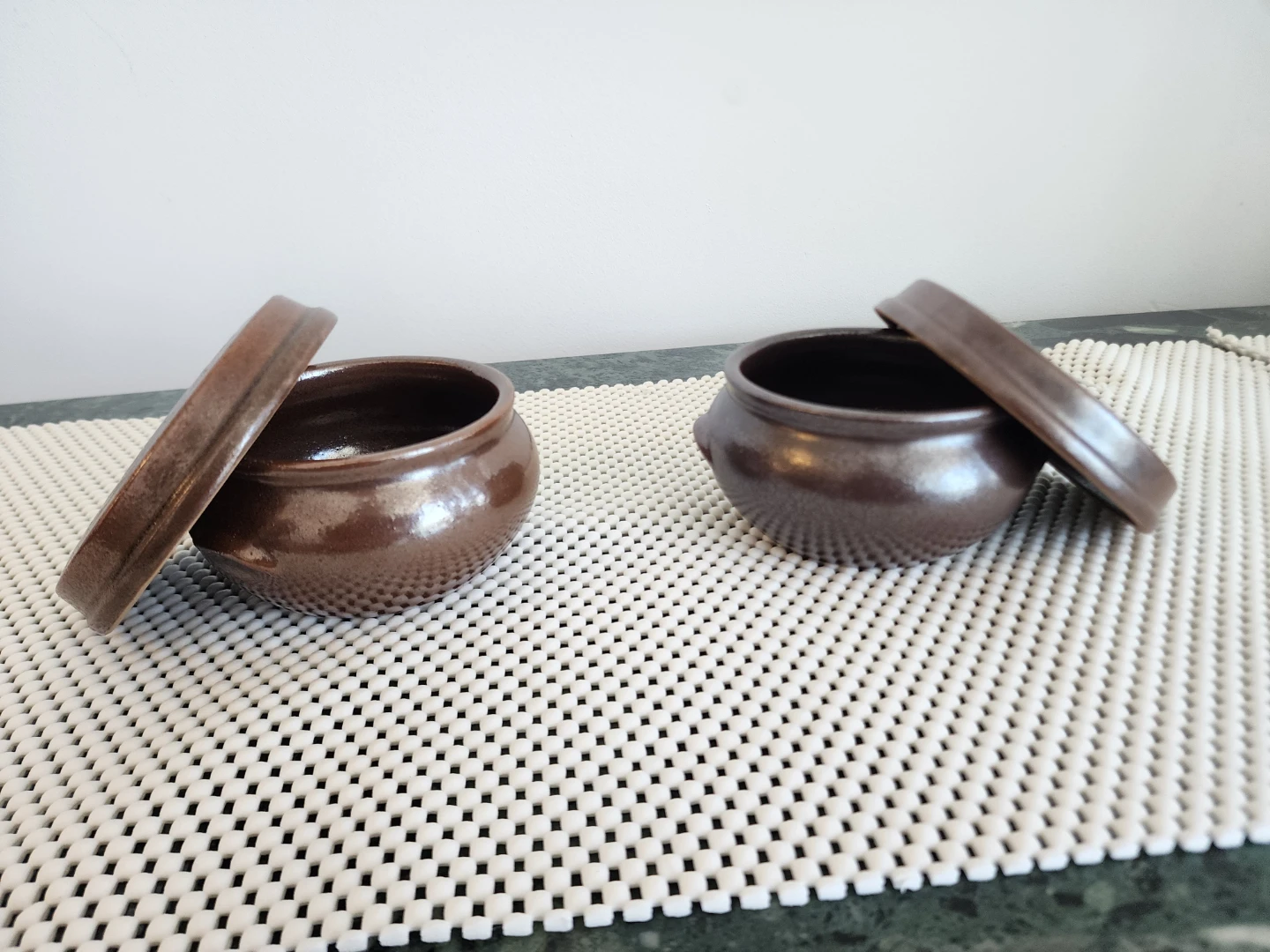 Two small ceramic jars with lids - photo 2