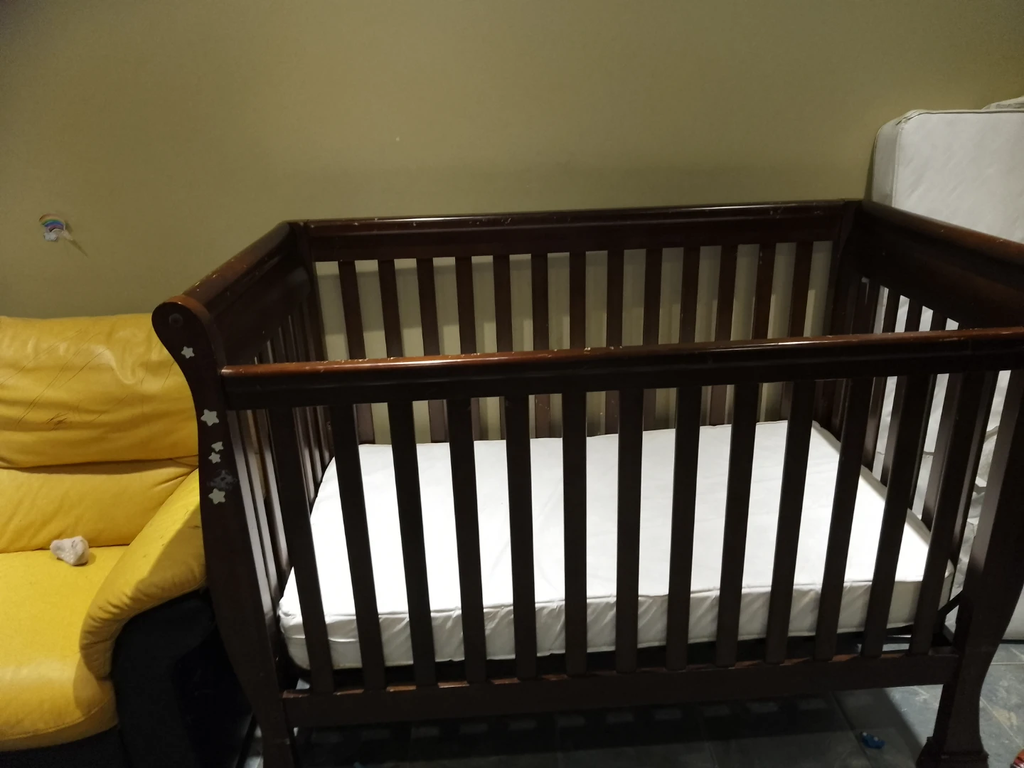 Wooden Baby Crib with Mattress - photo 2