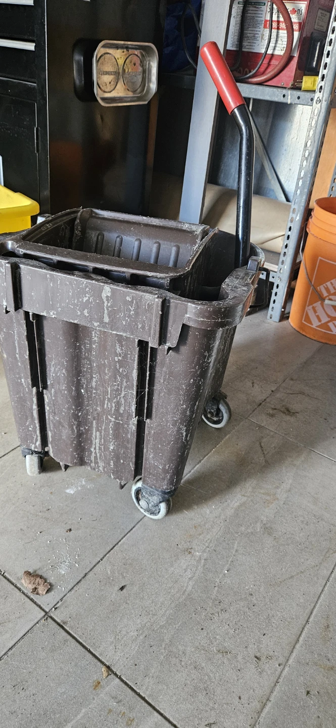 Rubbermaid Wave Brake Mop Bucket with Wringer - photo 2