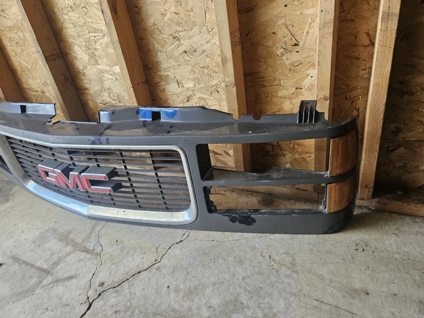 1997 GMC 1500 Front Grille Assembly - photo 2