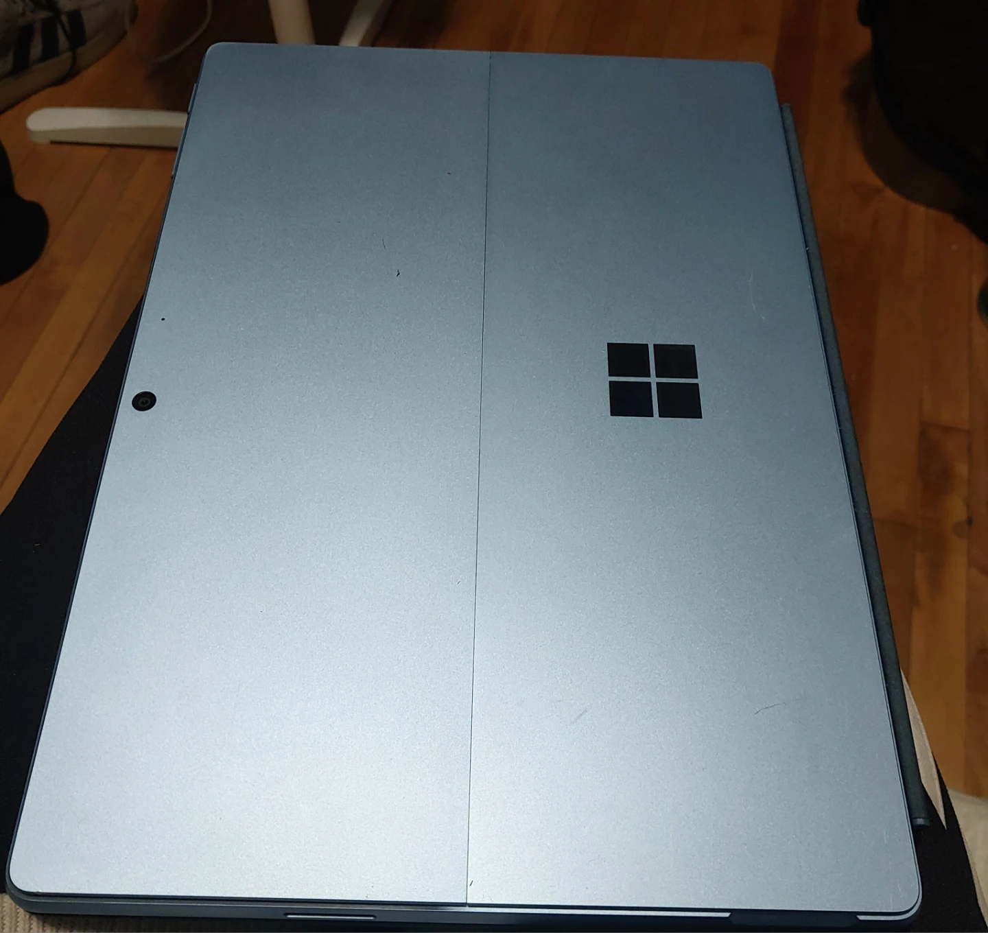 Microsoft Surface Pro 9 w/ Keyboard & Pen (sapphire blue)