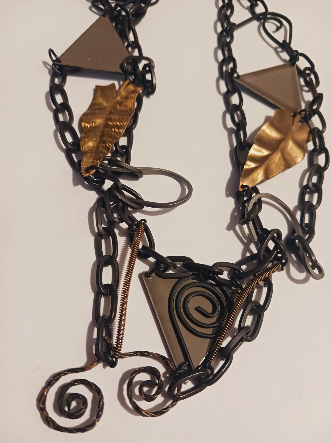 Unique Artsy Necklace with Geometric and Leaf Design - photo 3
