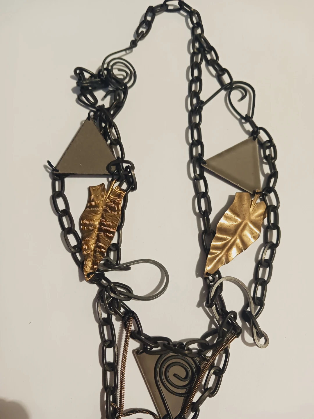 Unique Artsy Necklace with Geometric and Leaf Design - photo 4