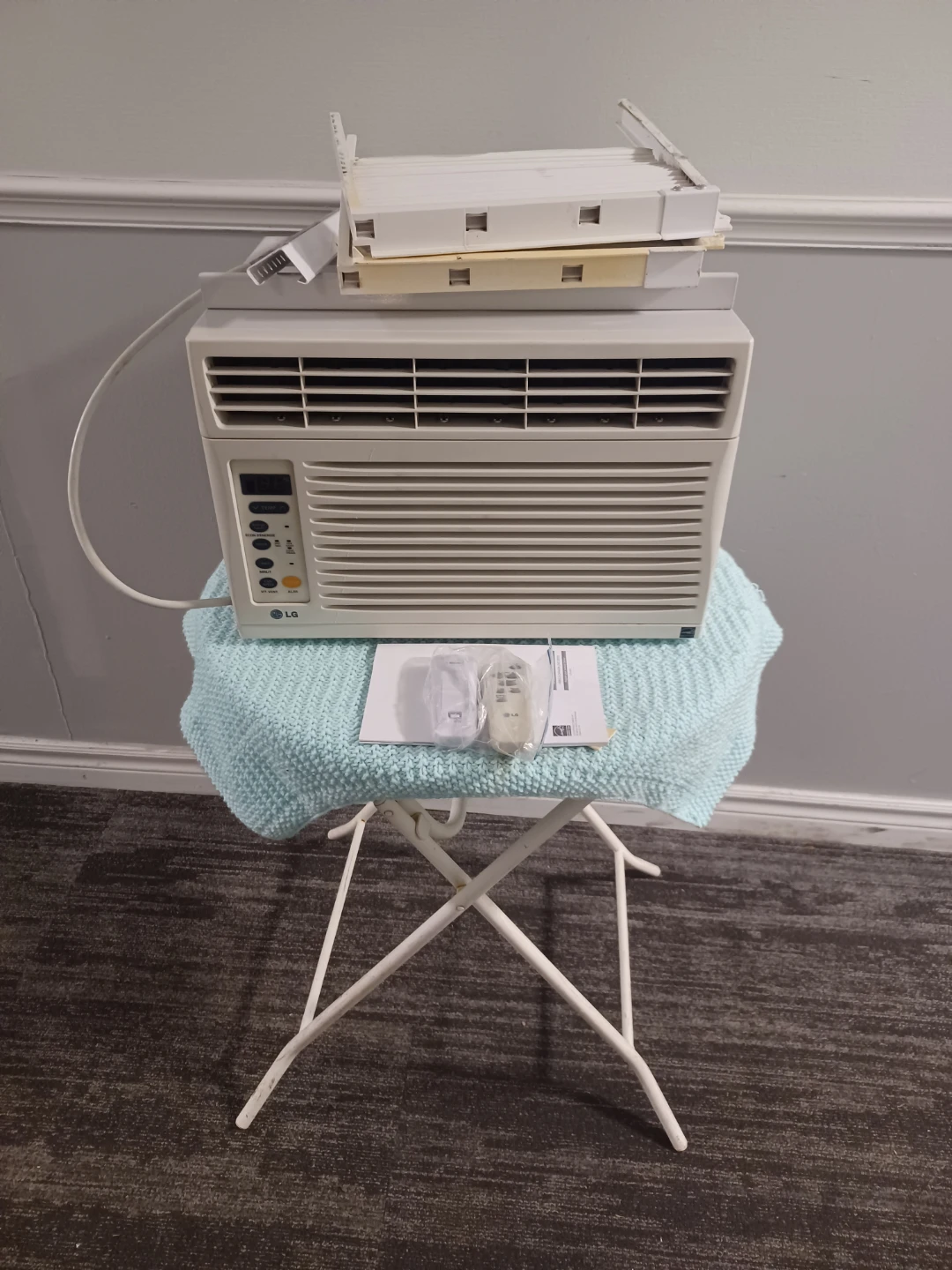 LG Window Air Conditioner - photo 3