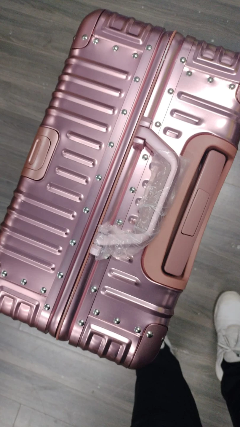 Rose Gold Hard Shell Suitcase - photo 2