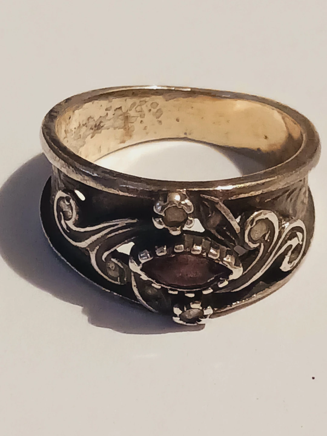 Sterling Silver 925 Vintage Ornate Ring w/ Red Stone