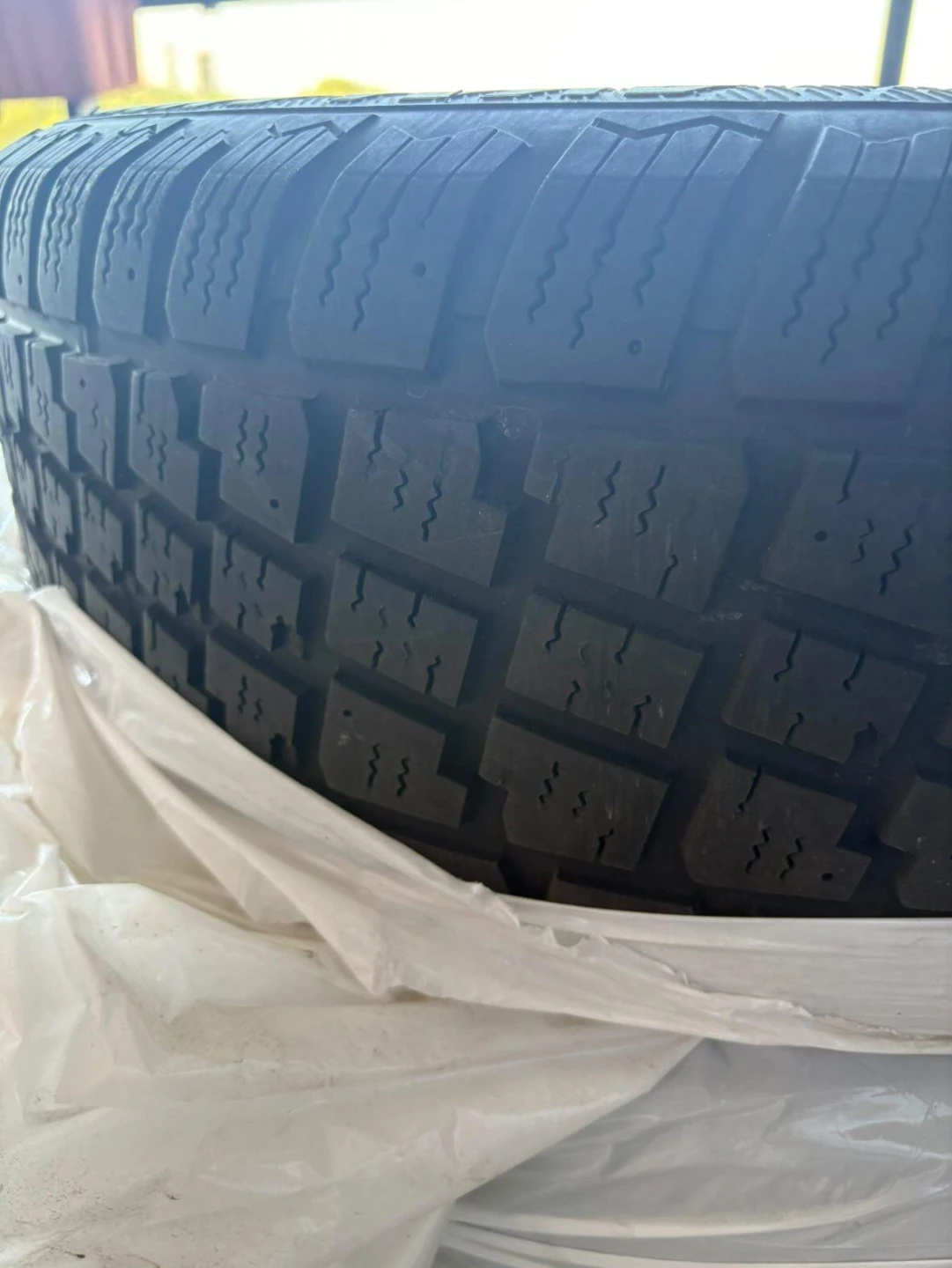 215/55R17 Winter Tire on Steel Rim - photo 2