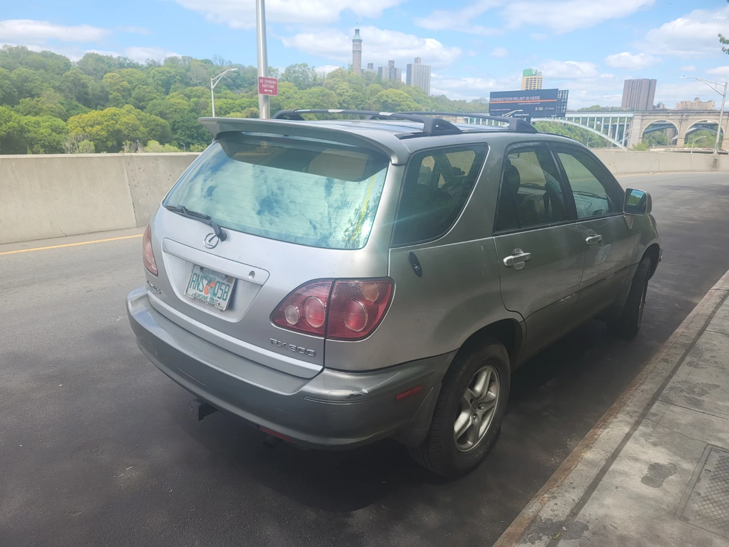 2000 Lexus RX 300 SUV - photo 2