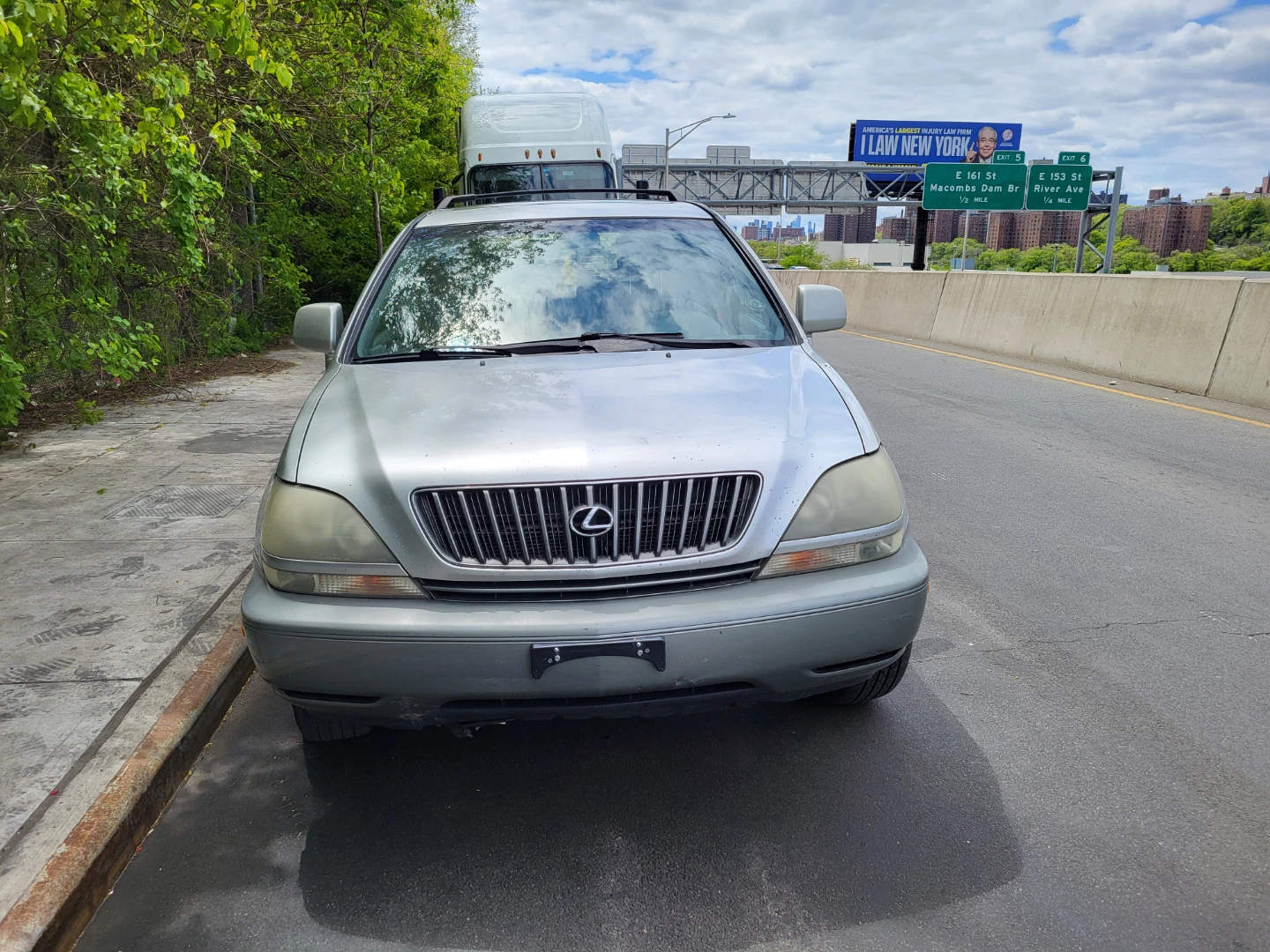 2000 Lexus RX 300 SUV - photo 3