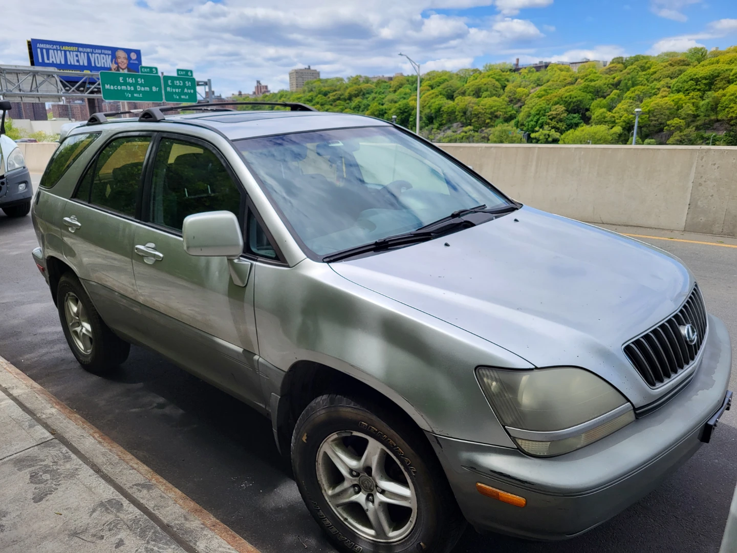 2000 Lexus RX 300 SUV - photo 4