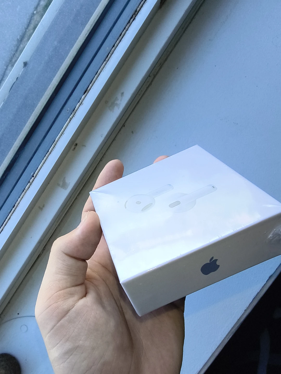 Apple AirPods 4th gen (with active noise cancellation) - photo 2