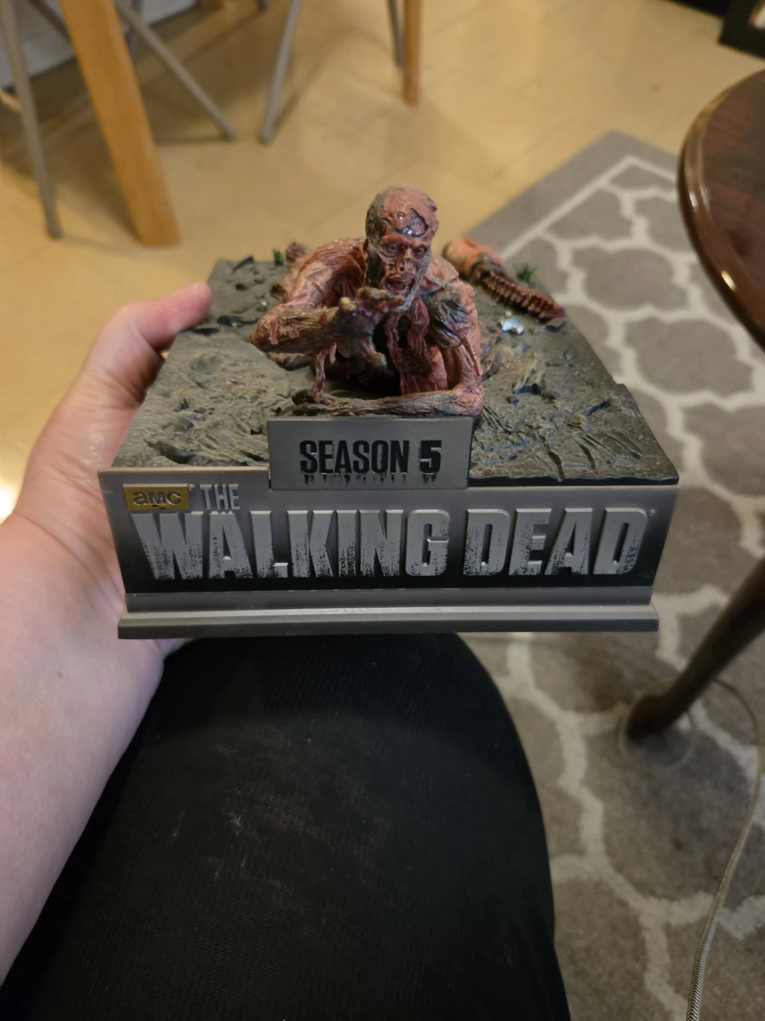 The Walking Dead Season 5 Blu-ray Collector's Edition - photo 2