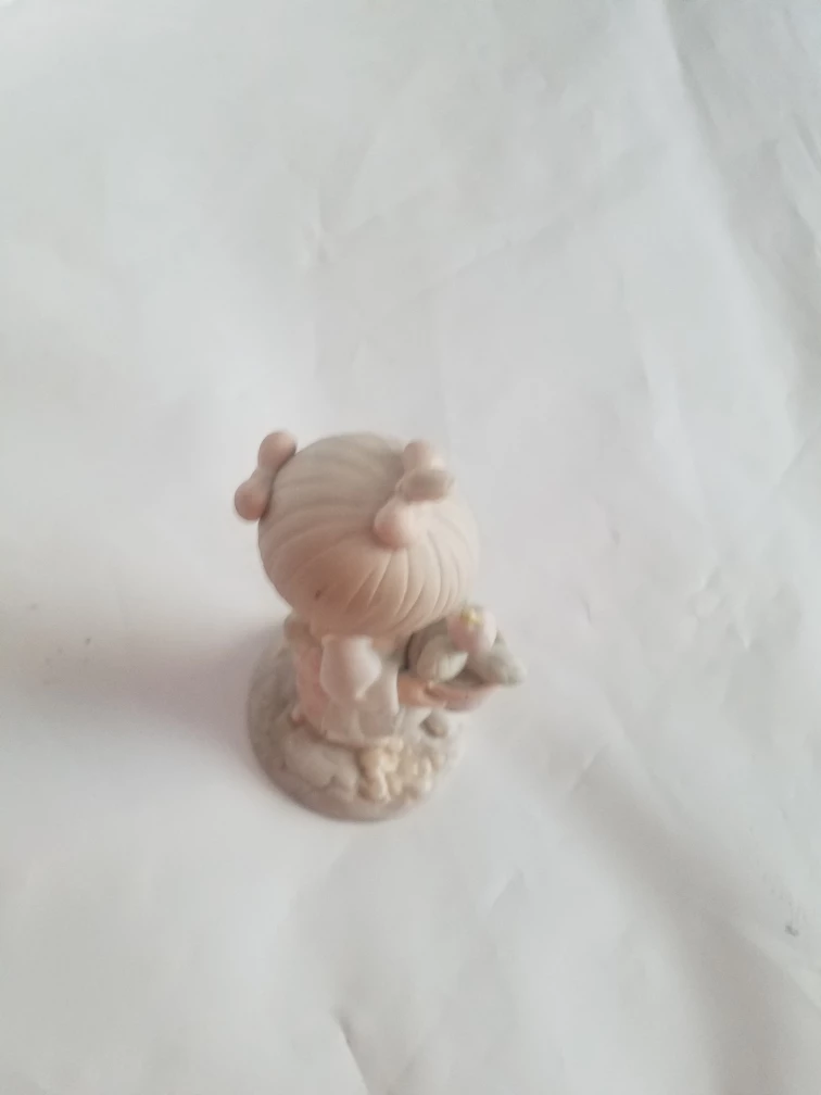 Precious Moments "May" Figurine 110035 by Enesco - photo 2