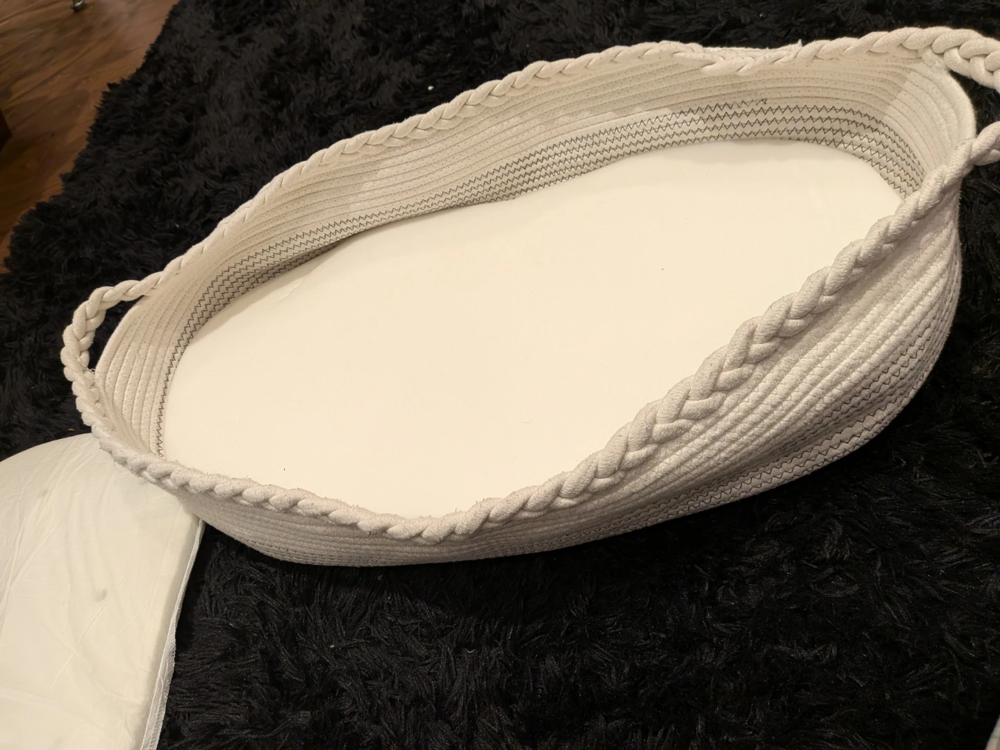 Woven Rope Bassinet Basket with White Insert