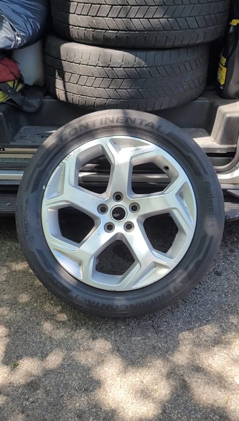20 -inch Rims Continental Tire and Land Rover Wheels Set - photo 4