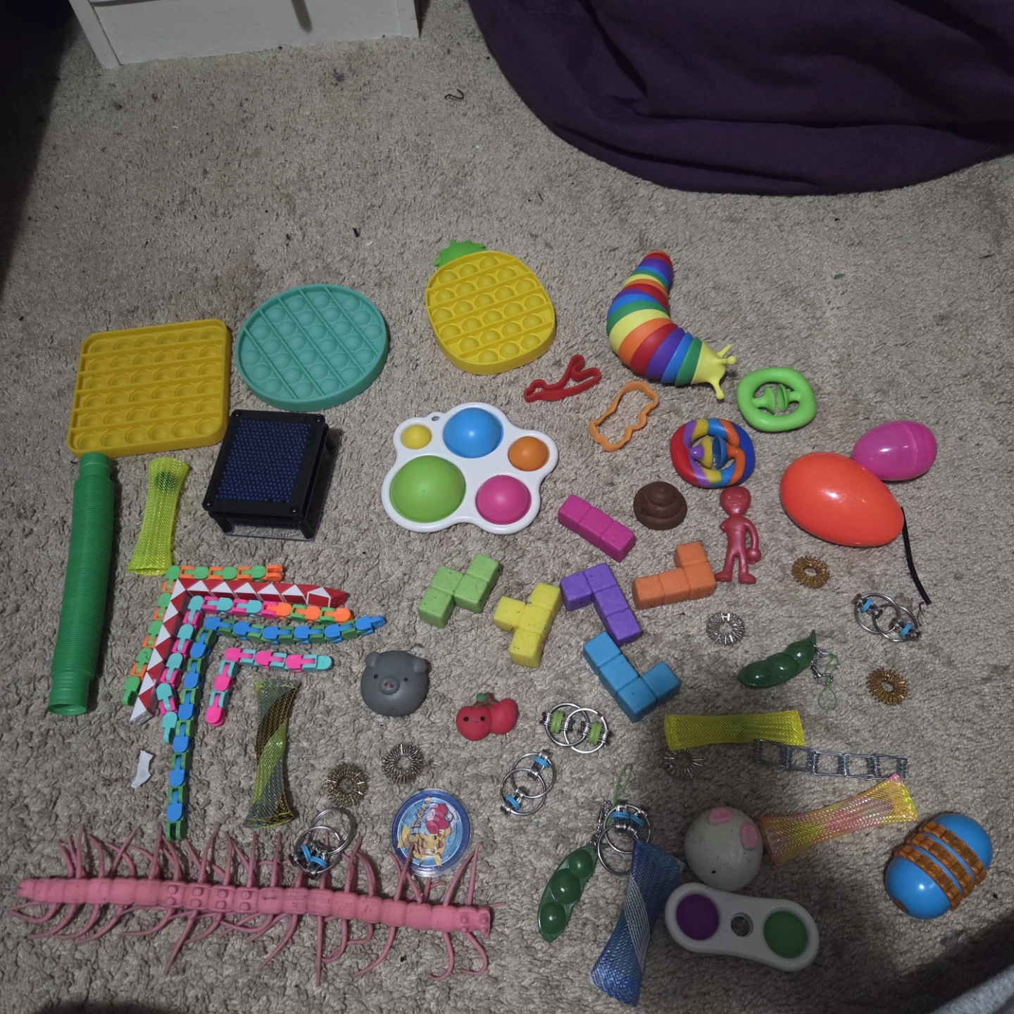 Tons of fidgets!