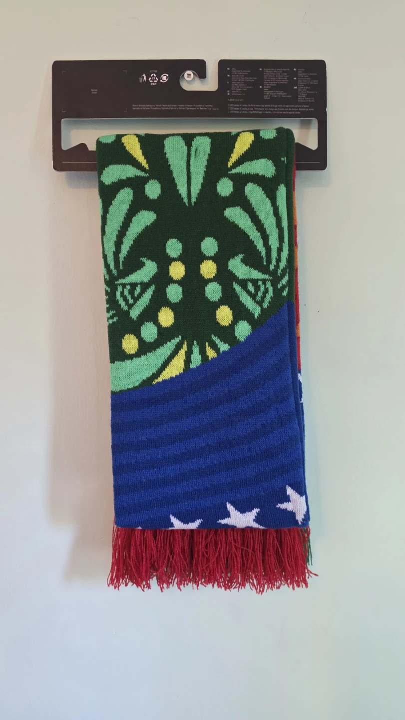 Authentic Adidas FIFA scarf (price is not dropping below $25) - photo 2