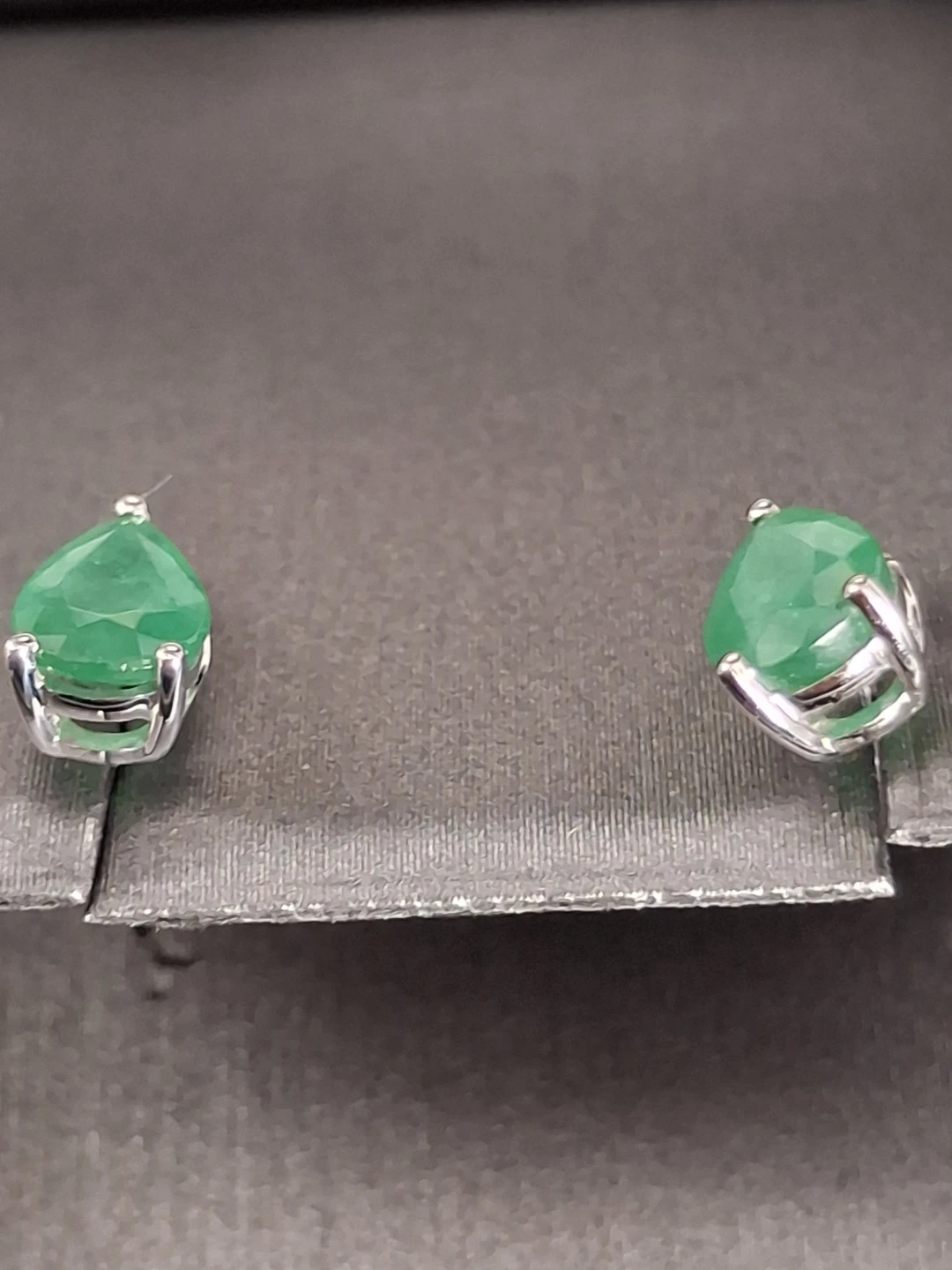 Pear Cut Emerald Stud Earrings - photo 3